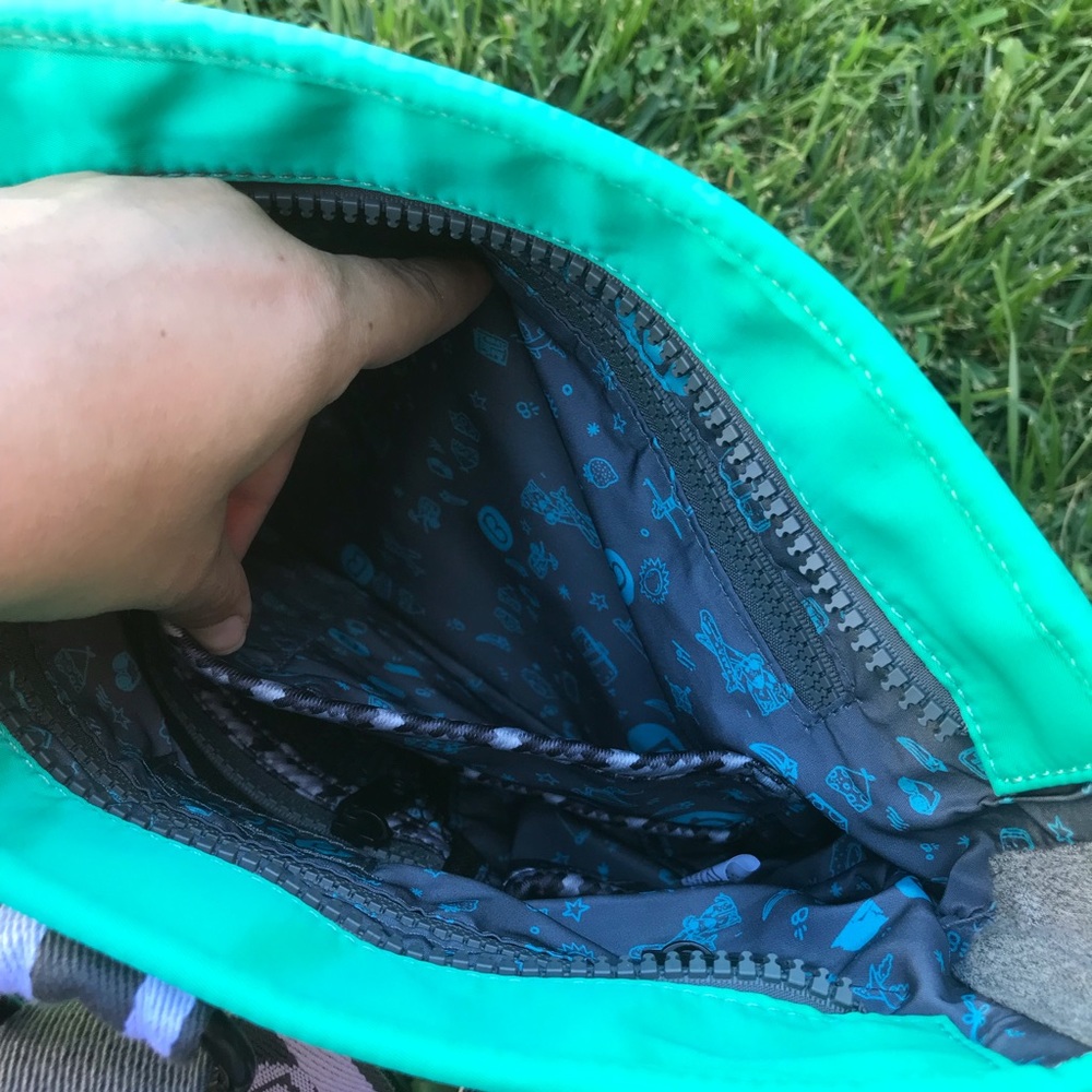 CONVERTIBLE BACKPACK/BAG - Picture 4 of 5